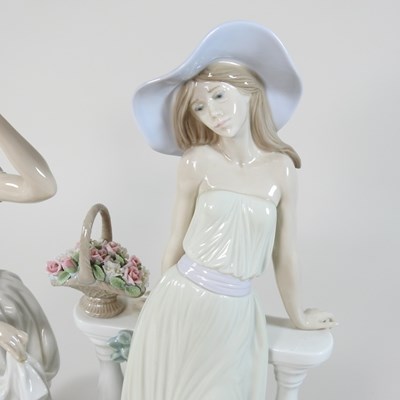 Lot 67 - A Lladro porcelain figure of a ballet dancer