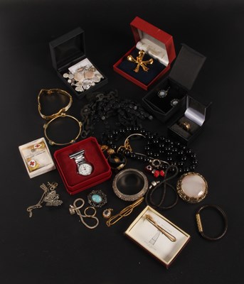 Lot 159 - A collection of mixed jewellery, to include...