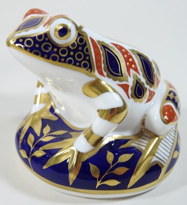 Lot 84 - A Royal Crown Derby paperweight in the form of a King Charles spaniel
