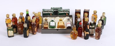 Lot 402 - A collection of vintage miniature spirits and...