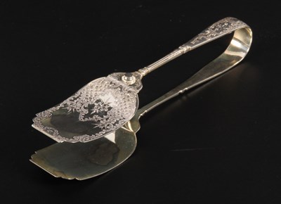 Lot 194 - A pair of Victorian silver asparagus tongs,...