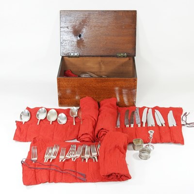 Lot 122 - A collection of plated cutlery and silver...