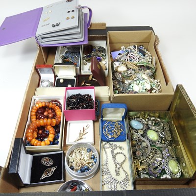 Lot 619 - A collection of costume jewellery, to include...