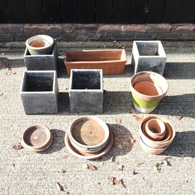 Lot 259 - A collection of garden pots