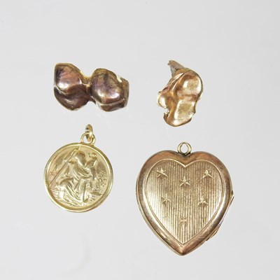Lot 175 - A 9ct gold St. Christopher pendant, 1.1g,...