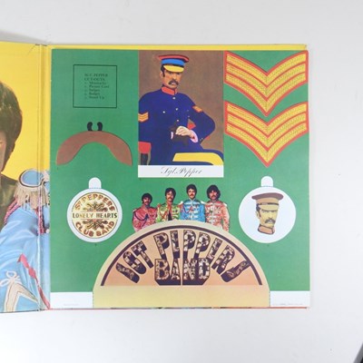 Lot 30 - A collection of Beatles albums, Revolver, Band...