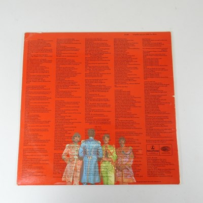 Lot 30 - A collection of Beatles albums, Revolver, Band...