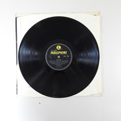 Lot 30 - A collection of Beatles albums, Revolver, Band...