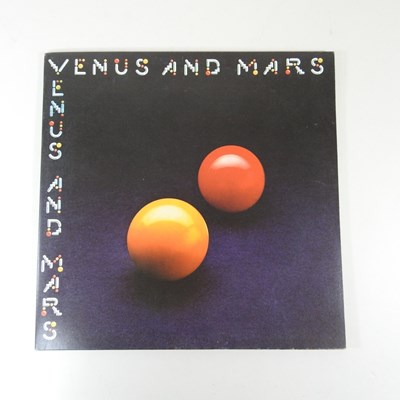 Lot 30 - A collection of Beatles albums, Revolver, Band...