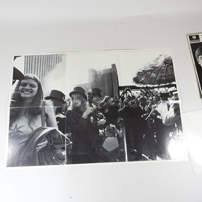 Lot 30 - A collection of Beatles albums, Revolver, Band...