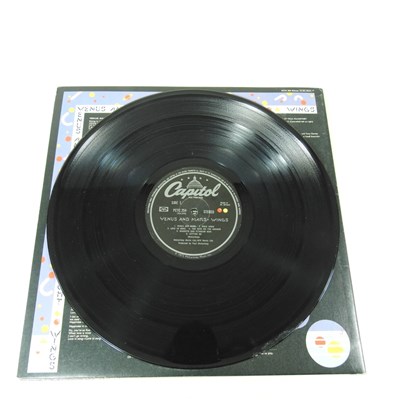 Lot 30 - A collection of Beatles albums, Revolver, Band...