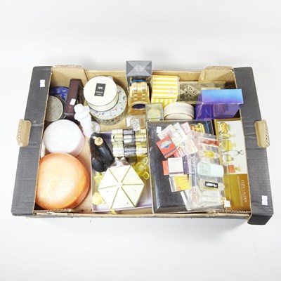 Lot 271 - A collection of perfumes, mostly boxed