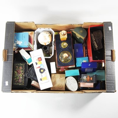 Lot 211 - A collection of perfumes, mostly boxed
