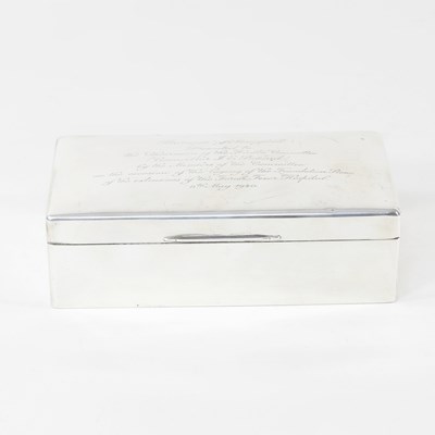Lot 1 - A silver table cigarette box, with...