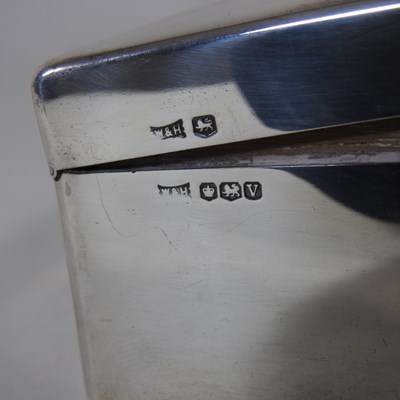 Lot 1 - A silver table cigarette box, with...
