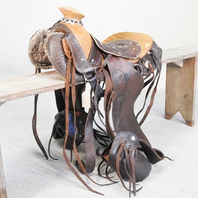 Lot 34 - A tooled leather Western style ranch saddle