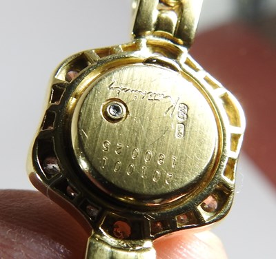 Lot 22 - A Kutchinsky 18 carat gold cased ladies...