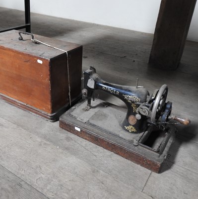 Lot 253 - A Victorian Singer sewing machine