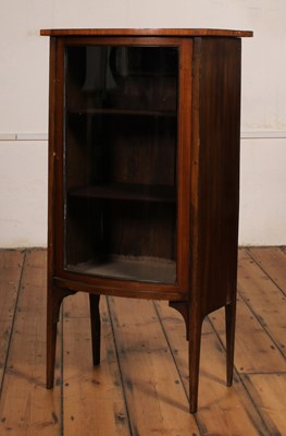 Lot 675 - An early 20th century mahogany bow fronted...