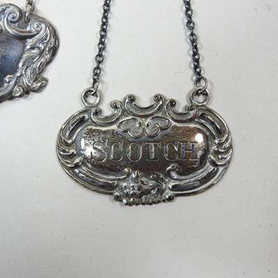 Lot 39 - A George III silver cream jug, London 1803,...