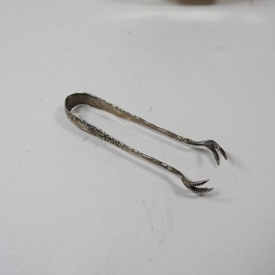 Lot 39 - A George III silver cream jug, London 1803,...