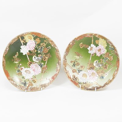 Lot 576 - A pair of early 20th century Japanese dishes,...