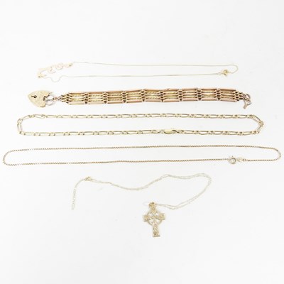 Lot 161 - An 18 carat gold pendant necklace, on a fine...