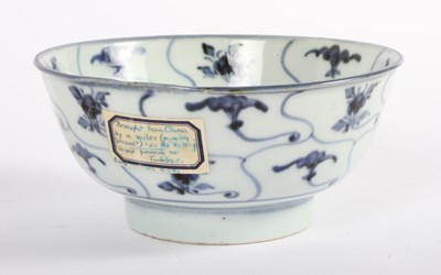 Lot 323 - A Chinese blue and white porcelain bowl,...