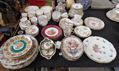 Lot 636 - A collection of mixed ceramics, to include...