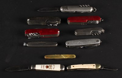 Lot 740 - A collection of ten various pocket knives