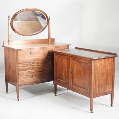 Lot 435 - An Edwardian mahogany dressing table, 107cm...