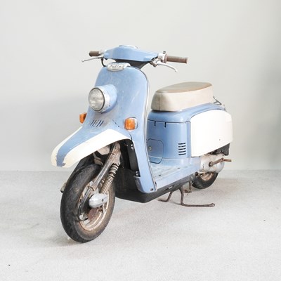 Lot 89 - A Honda Julio two-tone moped, circa 1998, barn...