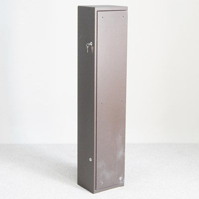 Lot 169 - A metal gun cabinet, 122cm high, with keys
