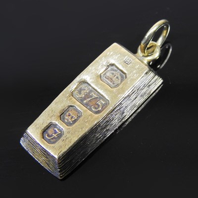 Lot 93 - A 9 carat gold pendant, in the form of an...