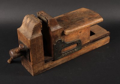 Lot 553 - A wooden sculptor's vice, by Scopas of London
