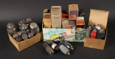 Lot 533 - A collection of various radio valves,...
