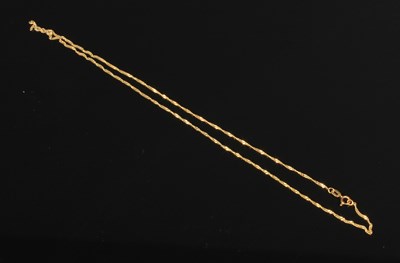 Lot 80 - A 9 carat yellow gold chain, 1g a/f