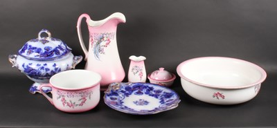 Lot 417 - A Victorian blue and white tureen and a pink...