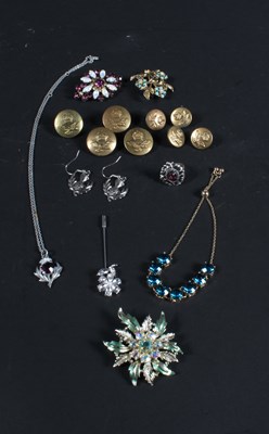Lot 91 - A collection of costume jewellery, to include...
