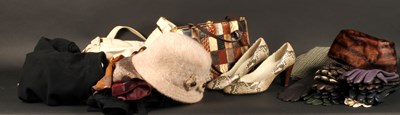 Lot 541 - A collection of vintage ladies bags, clothes...