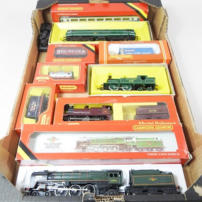 Lot 276 - A collection of Hornby OO gauge engines and...