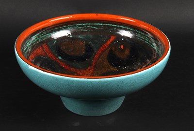 Lot 139 - A Poole glazed pottery bowl