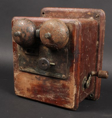 Lot 540 - An Edwardian servants bell, in a mahogany case