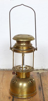 Lot 531 - A Bialaddin Model 305 kerosene pressure lamp