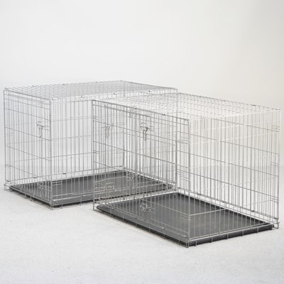 Lot 394 - A metal folding dog cage, 108cm wide, together...