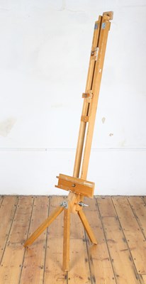 Lot 776 - A large Windsor and Newton folding wooden...