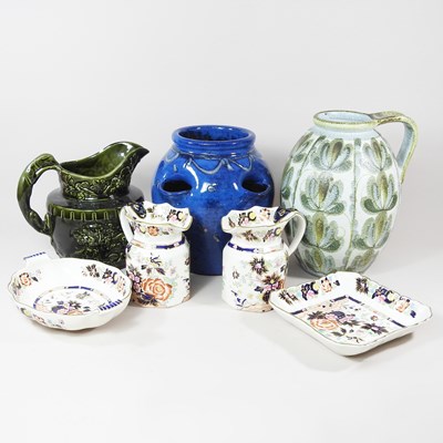 Lot 300 - A collection of Masons and other china, to...