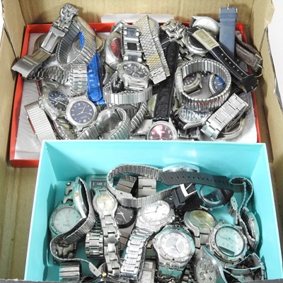 Lot 538 - A large collection of mens' wristwatches