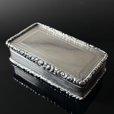 Lot 206 - A William IV silver snuff box, of rectangular...