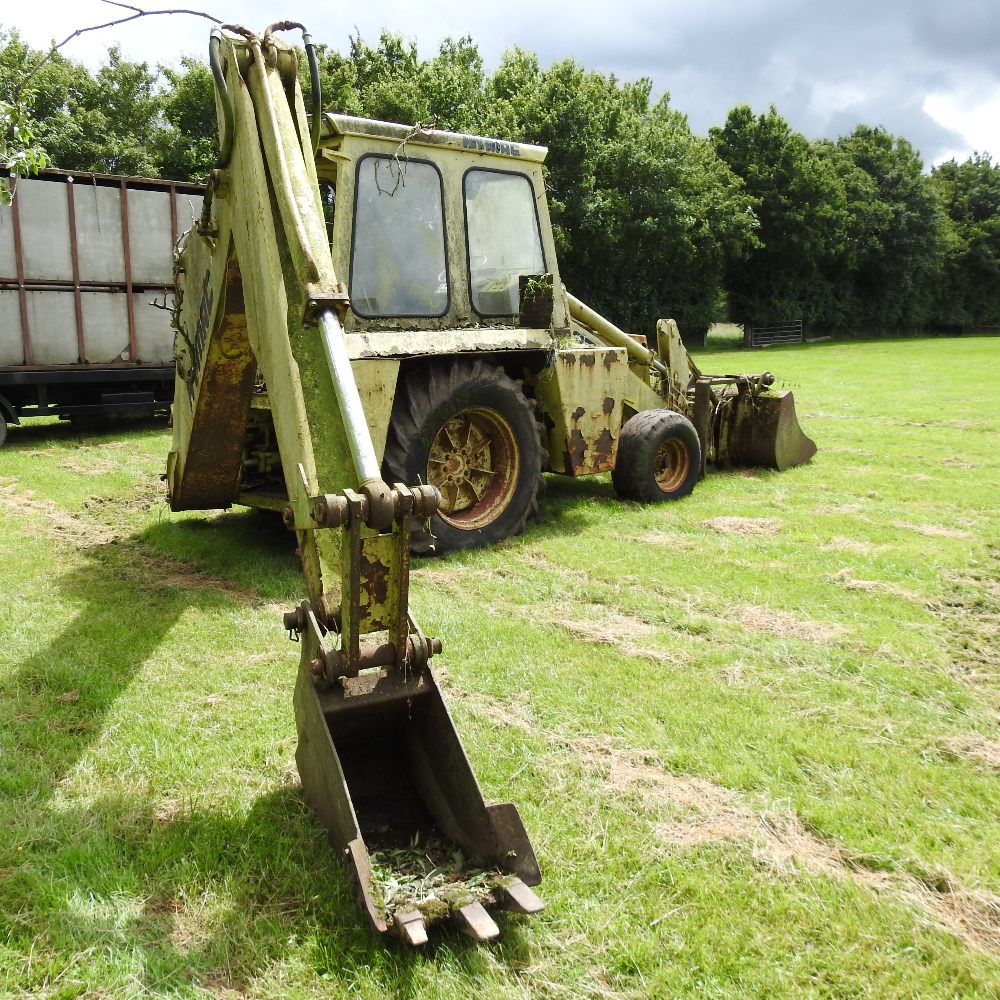 Hymac Ragger Lot 586 - Plus VAT - A Hymac 370C digger